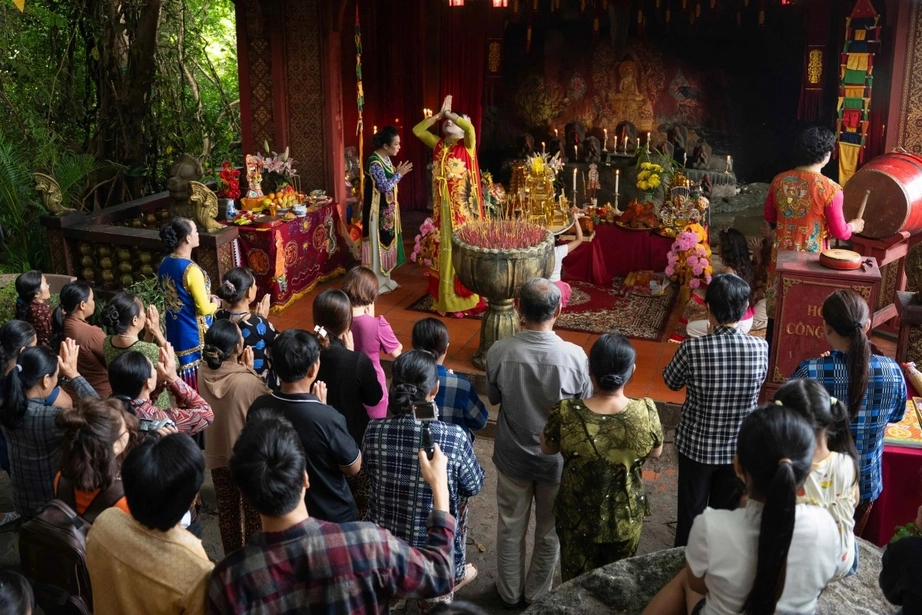 &ldquo;Heo năm m&oacute;ng&rdquo; &aacute;p đảo doanh thu ng&agrave;y mở m&agrave;n- Ảnh 3.