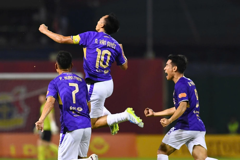 V-League: H&agrave; Nội FC thắng kịch t&iacute;nh Ninh B&igrave;nh- Ảnh 1.