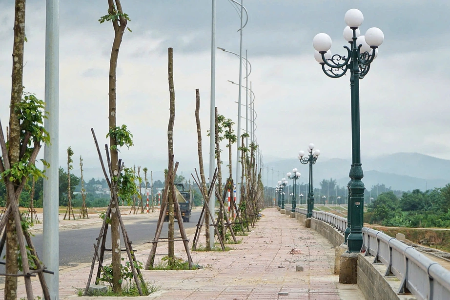 Cận cảnh tuyến kè gần 500 tỷ đẹp như tranh ở miền Tây Quảng Ngãi- Ảnh 4.