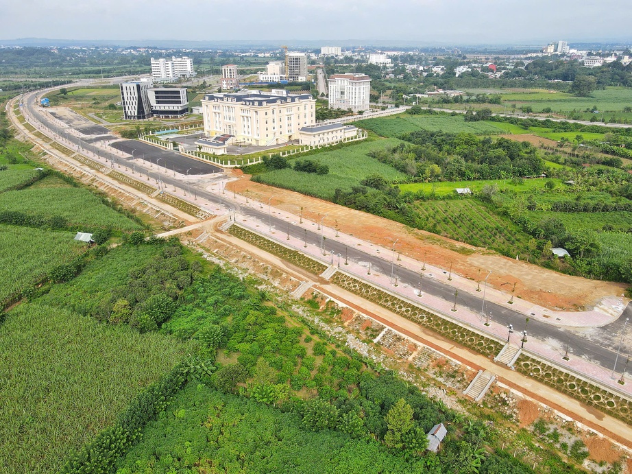 Cận cảnh tuyến kè gần 500 tỷ đẹp như tranh ở miền Tây Quảng Ngãi- Ảnh 2.