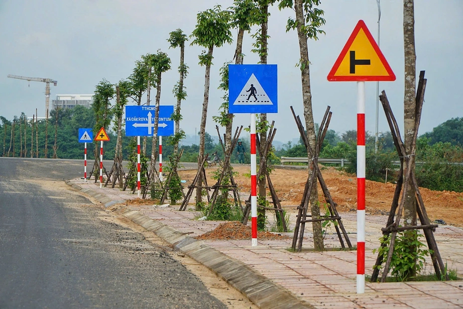 Cận cảnh tuyến kè gần 500 tỷ đẹp như tranh ở miền Tây Quảng Ngãi- Ảnh 6.