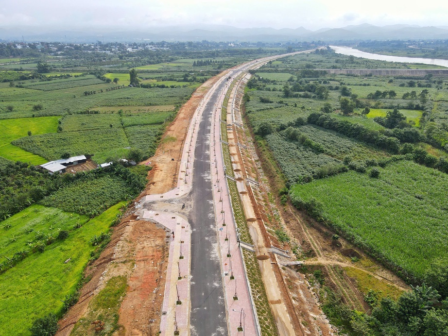 Cận cảnh tuyến kè gần 500 tỷ đẹp như tranh ở miền Tây Quảng Ngãi- Ảnh 9.