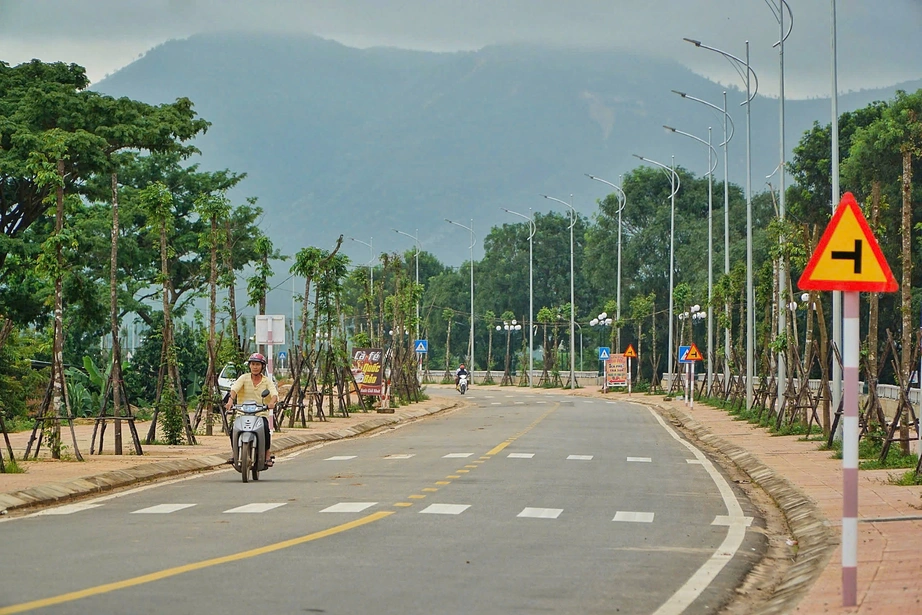 Cận cảnh tuyến kè gần 500 tỷ đẹp như tranh ở miền Tây Quảng Ngãi- Ảnh 12.