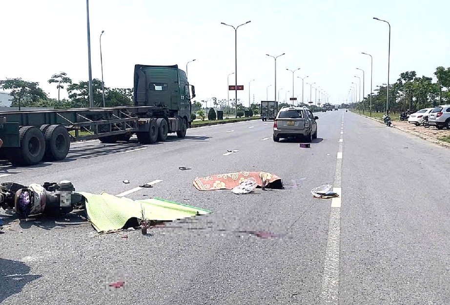 Va chạm với &ocirc; t&ocirc; con ở Hải Ph&ograve;ng, hai người đi xe m&aacute;y tử vong tại chỗ- Ảnh 1.