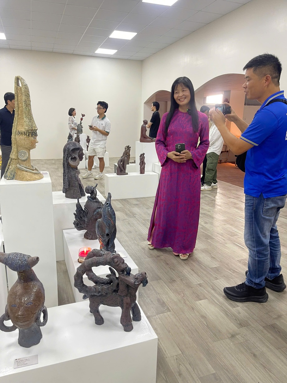 Gốm Việt trước ng&atilde; rẽ: Khi đất bắt đầu &ldquo;l&ecirc;n tiếng&rdquo;- Ảnh 2.