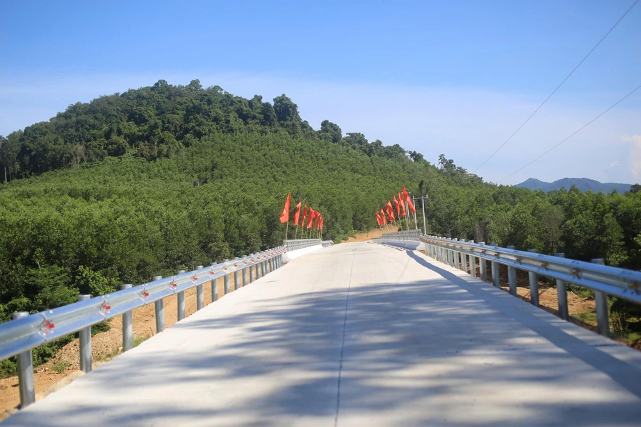 Mạch nguồn giao th&ocirc;ng thay đổi v&ugrave;ng c&aacute;ch trở đ&ograve; ngang ở Gia Lai- Ảnh 2.