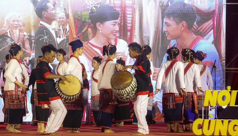 Mạch nguồn giao th&ocirc;ng thay đổi v&ugrave;ng c&aacute;ch trở đ&ograve; ngang ở Gia Lai- Ảnh 4.