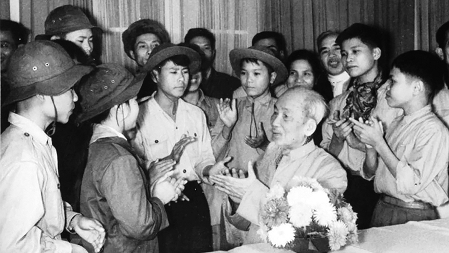 Nhớ B&aacute;c trong ng&agrave;y vui đại thắng- Ảnh 1.