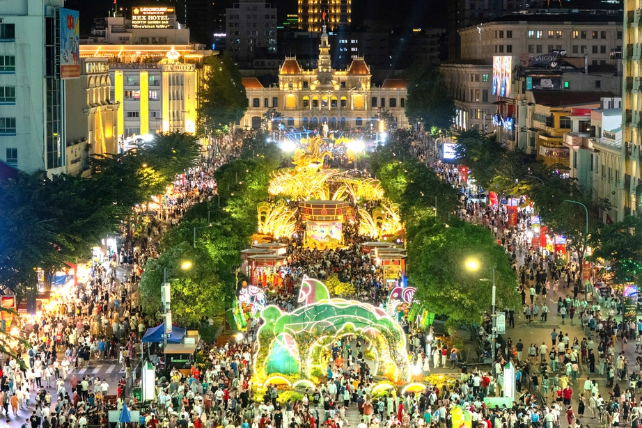 Saigontourist Group kỷ niệm 50 năm ph&aacute;t triển, đ&oacute;n nhận Hu&acirc;n chương Lao động hạng Nhất- Ảnh 2.