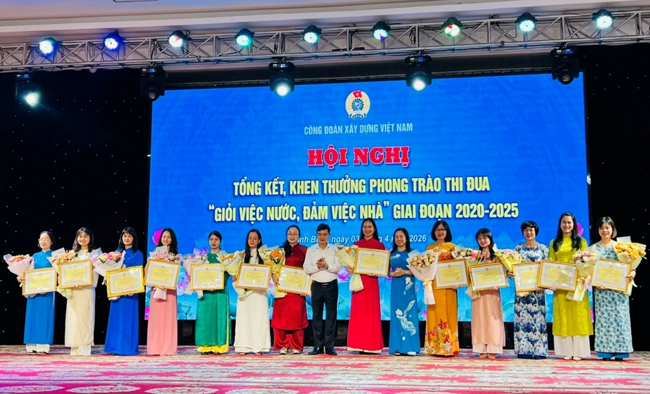 Vinh danh 86 &ldquo;b&ocirc;ng hồng th&eacute;p&rdquo; ng&agrave;nh X&acirc;y dựng tỏa s&aacute;ng giữa &aacute;p lực k&eacute;p- Ảnh 5.