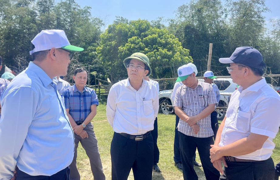 Đ&agrave; Nẵng y&ecirc;u cầu đẩy nhanh tiến độ c&aacute;c nh&agrave; m&aacute;y r&aacute;c, kh&ocirc;ng để xảy ra sự cố m&ocirc;i trường- Ảnh 1.