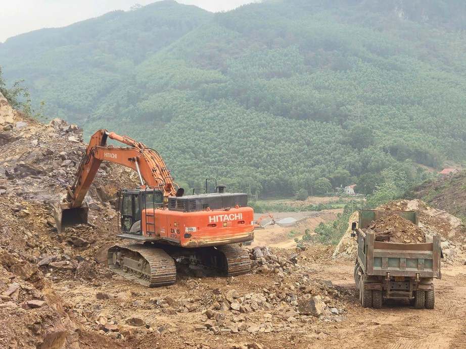 Giữ nhịp thi c&ocirc;ng giữa &ldquo;b&atilde;o gi&aacute;&rdquo; nhi&ecirc;n liệu ở c&aacute;c c&ocirc;ng tr&igrave;nh giao th&ocirc;ng Th&aacute;i Nguy&ecirc;n- Ảnh 8.