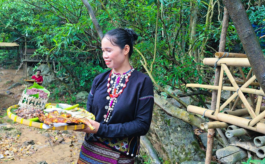 Kh&aacute;m ph&aacute; th&aacute;c T&agrave; Puồng b&ecirc;n tuyến đường Hồ Ch&iacute; Minh qua Quảng Trị- Ảnh 7.