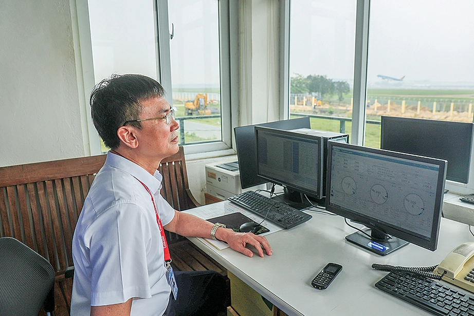 Chuyện &ldquo;tr&ocirc;ng mưa, tr&ocirc;ng nắng&rdquo; ở s&acirc;n bay- Ảnh 2.