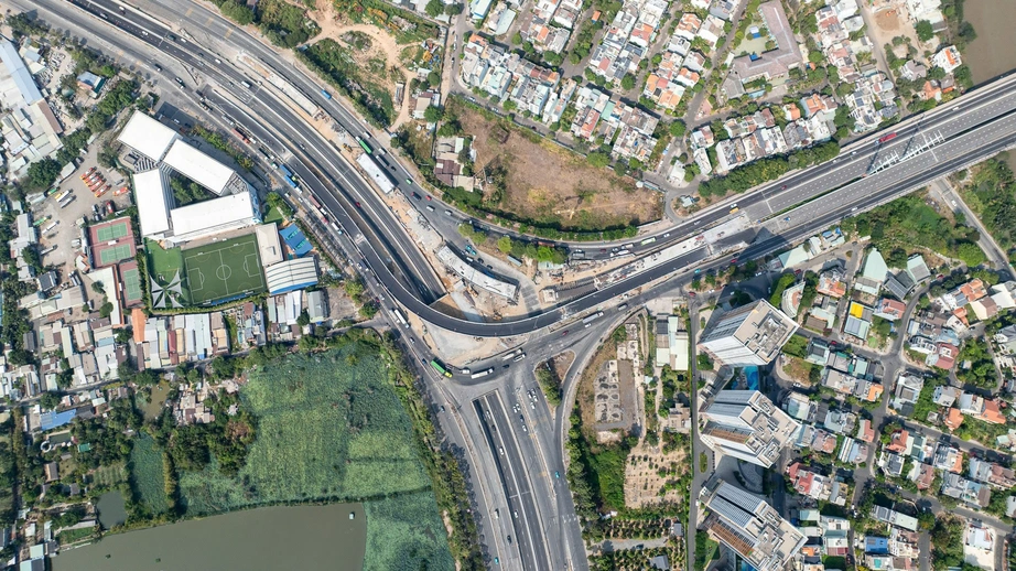 TP.HCM huy động hơn 1.000 nh&acirc;n lực thi c&ocirc;ng xuy&ecirc;n lễ 30/4 tại 9 dự &aacute;n hạ tầng trọng điểm- Ảnh 4.