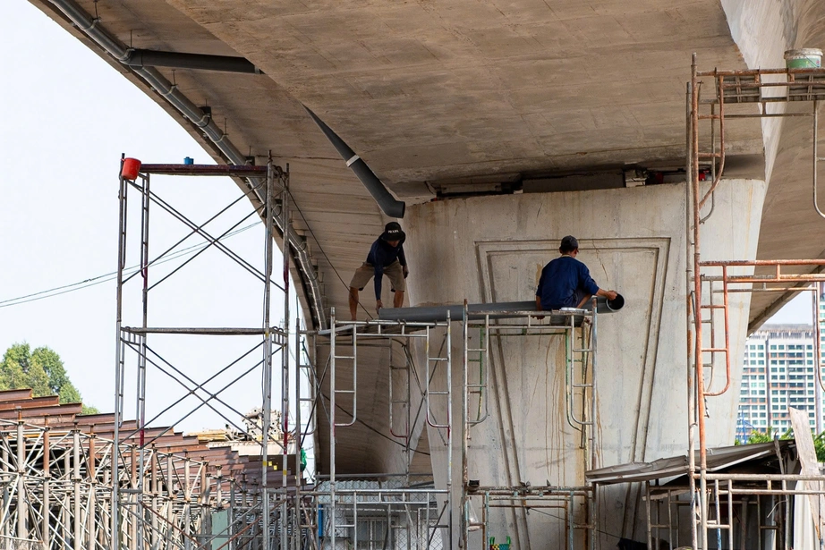 TP.HCM huy động hơn 1.000 nh&acirc;n lực thi c&ocirc;ng xuy&ecirc;n lễ 30/4 tại 9 dự &aacute;n hạ tầng trọng điểm- Ảnh 2.