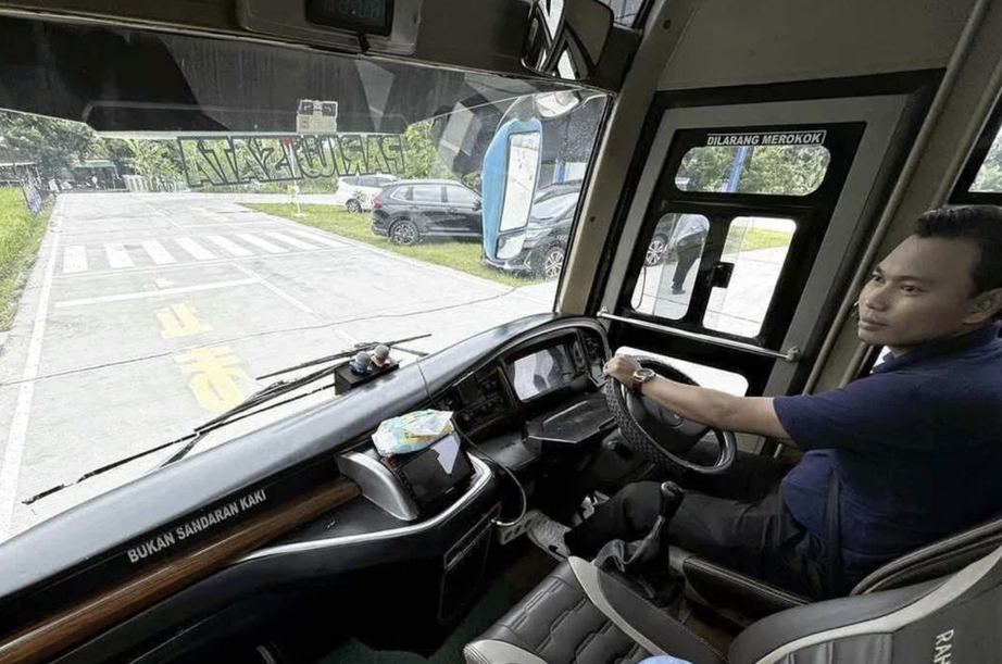 Nhật Bản nguy cơ thiếu h&agrave;ng trăm ngh&igrave;n t&agrave;i xế xe tải- Ảnh 1.