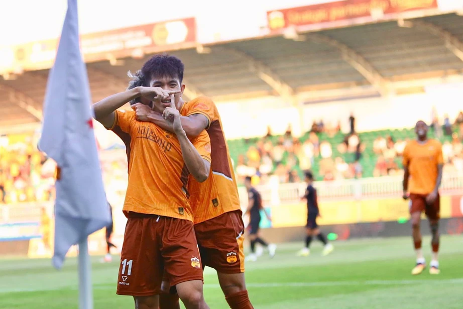 V-League: Văn Thuận tỏa s&aacute;ng, Ninh B&igrave;nh ngược d&ograve;ng hạ Ho&agrave;ng Anh Gia Lai- Ảnh 1.