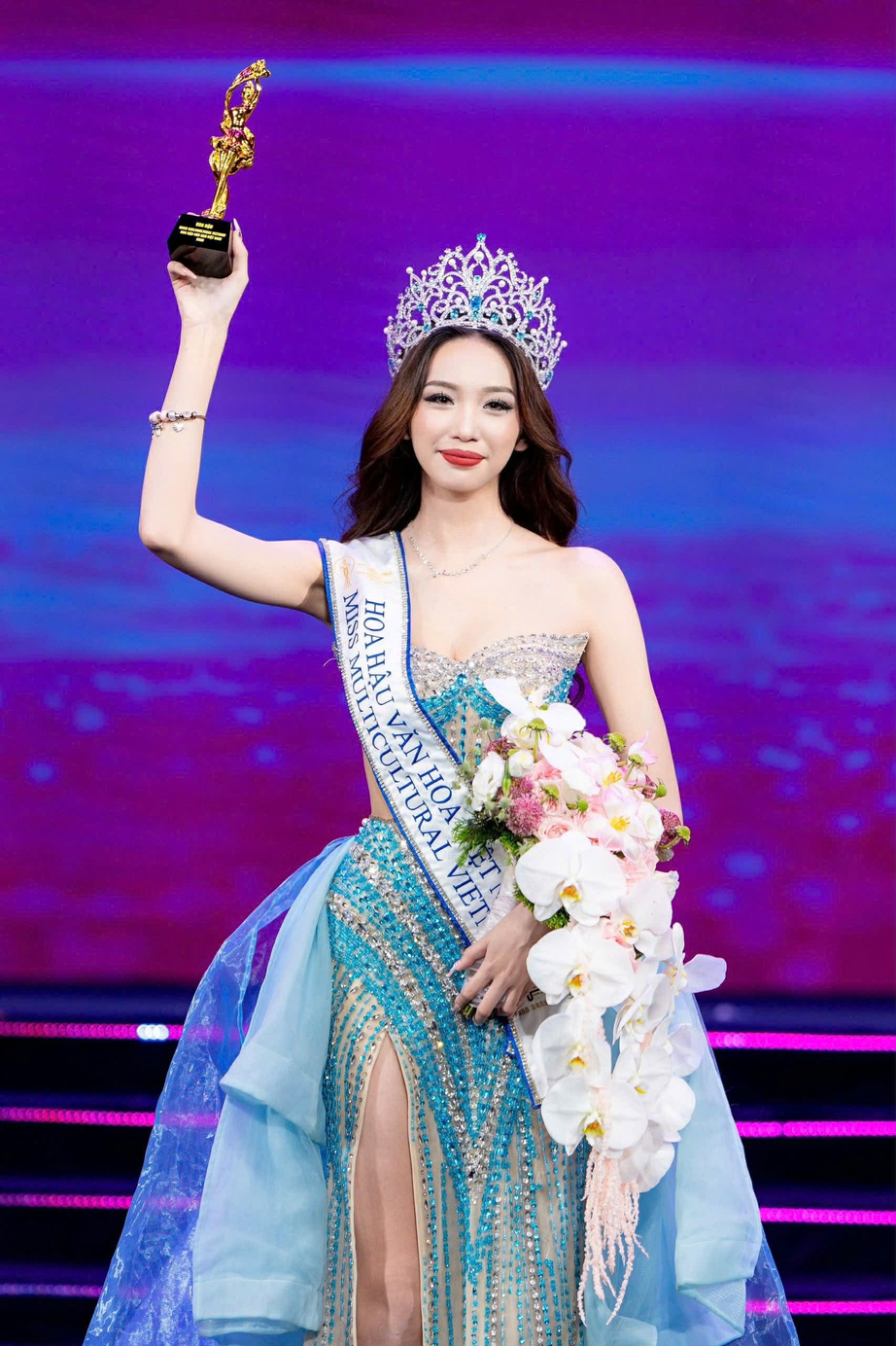 Nữ sinh cấp ba Nguyễn Trần Hà Linh đăng quang Hoa hậu Văn hoá Việt Nam 2026- Ảnh 3. Nữ sinh cấp ba Nguyễn Trần Hà Linh đăng quang Hoa hậu Văn hoá Việt Nam 2026- Ảnh 3.