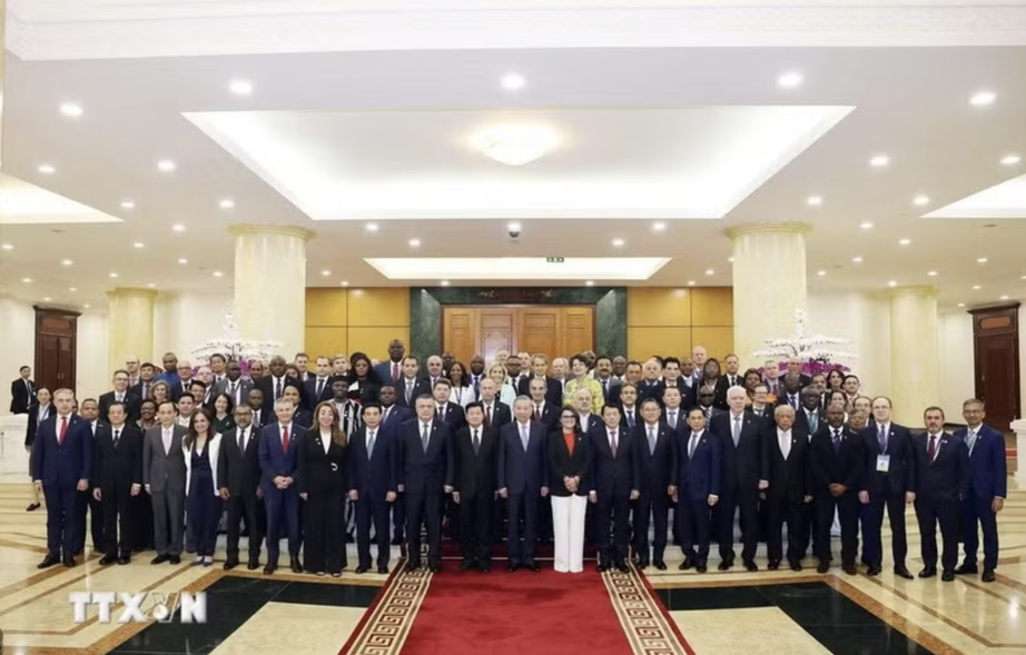 Tổng B&iacute; thư, Chủ tịch nước T&ocirc; L&acirc;m ph&ecirc; chuẩn C&ocirc;ng ước H&agrave; Nội - Ảnh 1.