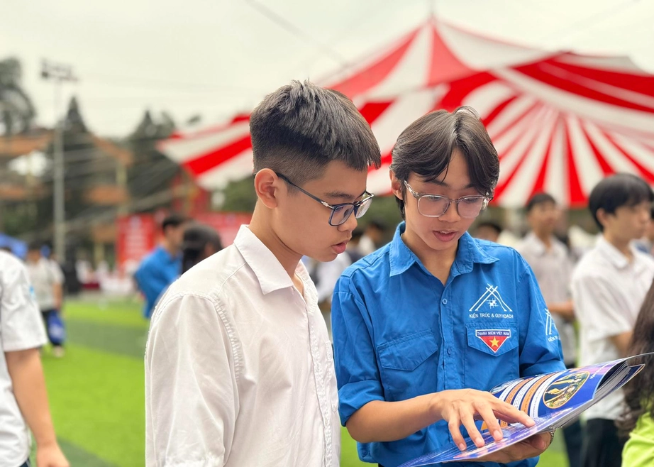 Nhiều trường đại học lớn đổi mới tuyển sinh 2026, thêm xét tuyển TSA, nhân hệ số môn thi- Ảnh 1. Nhiều trường đại học lớn đổi mới tuyển sinh 2026, thêm xét tuyển TSA, nhân hệ số môn thi- Ảnh 1.