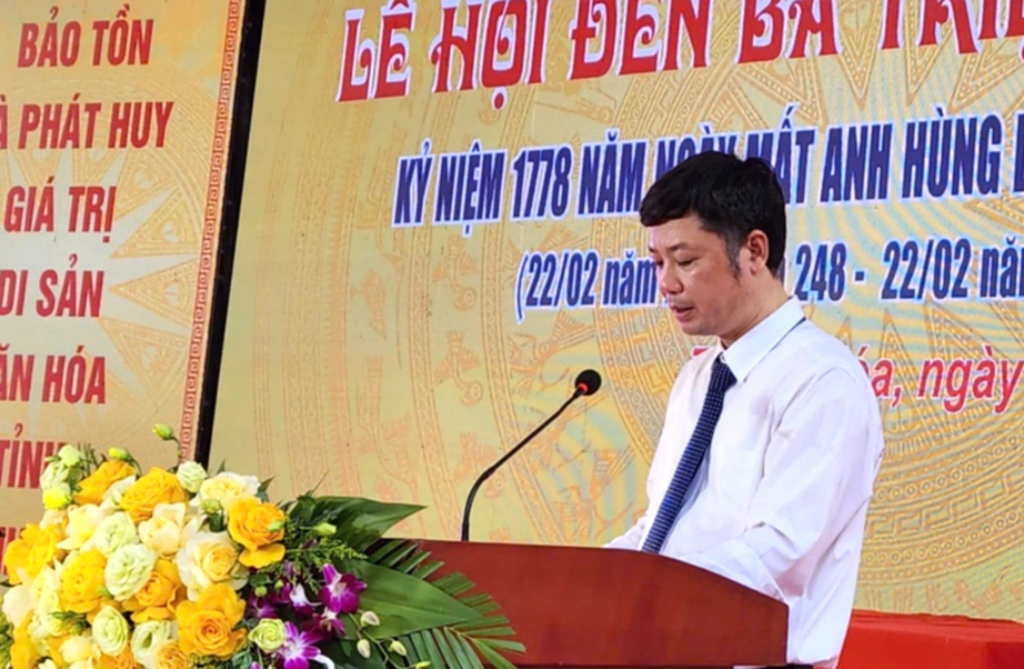 H&agrave;ng ngh&igrave;n người về dự khai mạc lễ hội Đền B&agrave; Triệu ở Thanh Ho&aacute;- Ảnh 2.