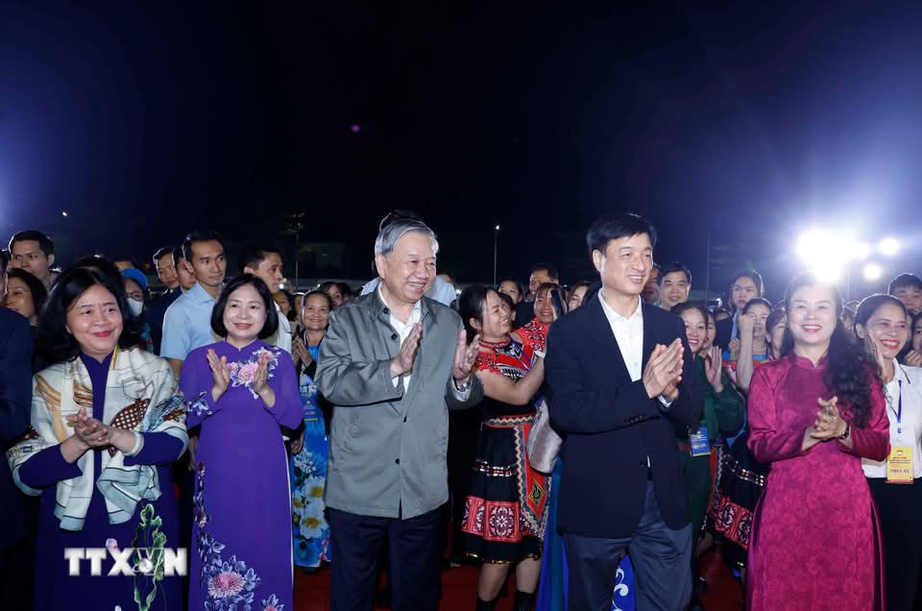 Mặt trận Tổ quốc Việt Nam ph&aacute;t huy sức mạnh đại đo&agrave;n kết trong kỷ nguy&ecirc;n mới- Ảnh 1.