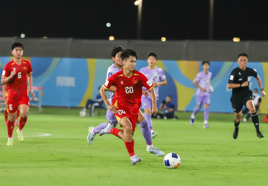 Thua ngược H&agrave;n Quốc, U17 Việt Nam vẫn s&aacute;ng cửa dự World Cup- Ảnh 1.
