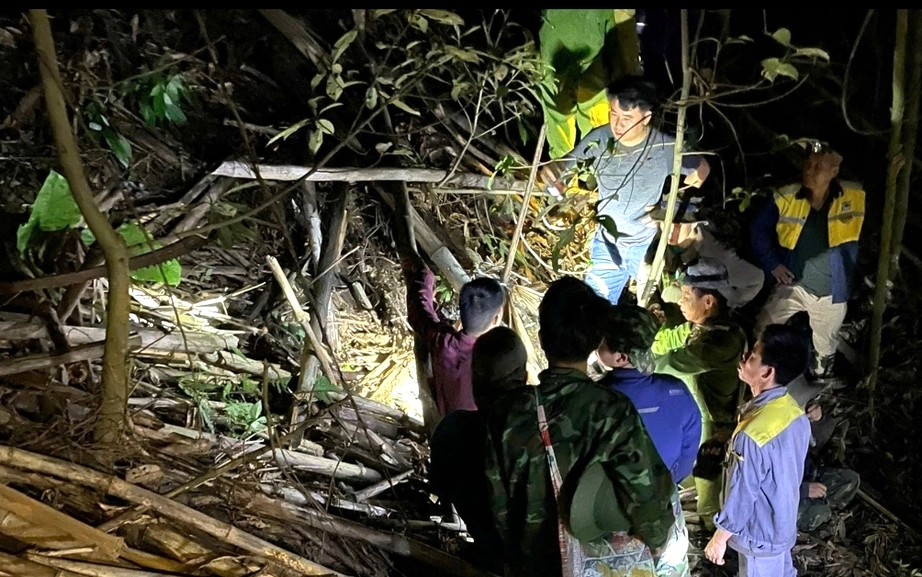 Th&aacute;i Nguy&ecirc;n: C&ocirc;ng an x&atilde; kịp thời cứu người đi lạc trong rừng- Ảnh 1.