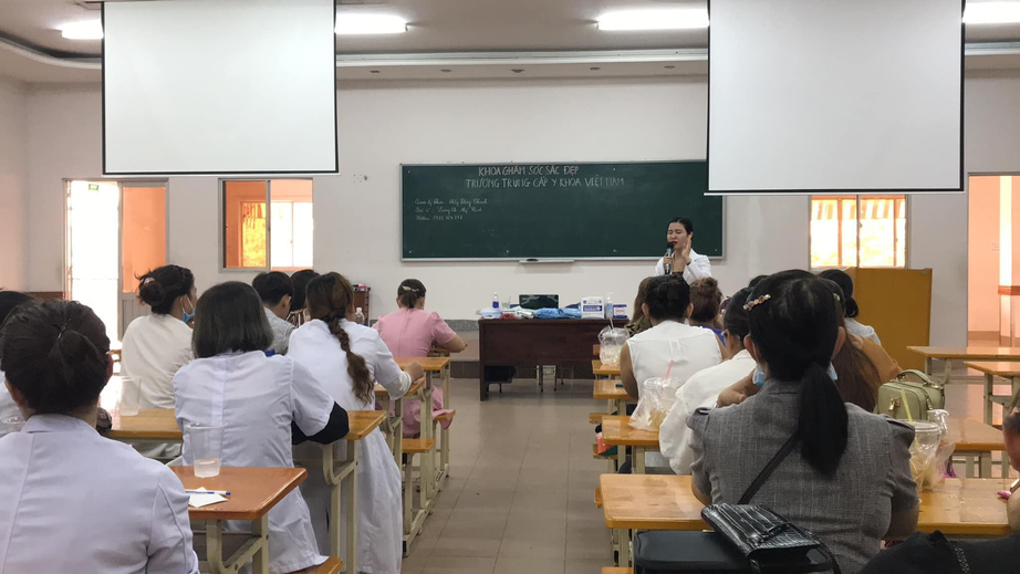 Hà Nội thu hồi giấy chứng nhận hoạt động của Trường Trung cấp Y khoa Việt Nam- Ảnh 1. Hà Nội thu hồi giấy chứng nhận hoạt động của Trường Trung cấp Y khoa Việt Nam- Ảnh 1.