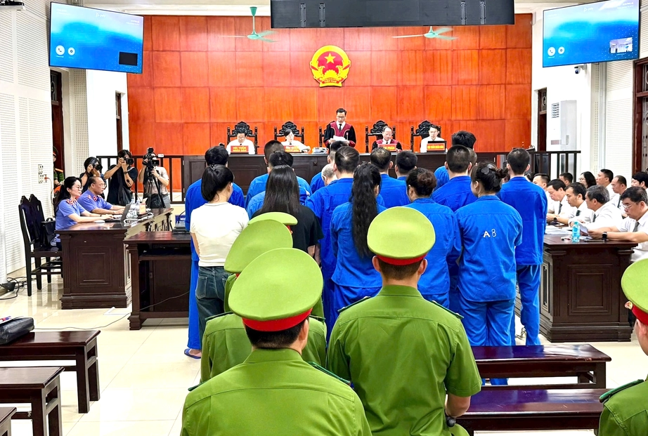 X&eacute;t xử B&ugrave;i Đ&igrave;nh Kh&aacute;nh v&agrave; 18 bị c&aacute;o trong vụ &aacute;n ma t&uacute;y khiến c&aacute;n bộ c&ocirc;ng an hy sinh- Ảnh 2.
