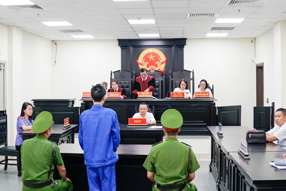 Kẻ đốt qu&aacute;n c&agrave; ph&ecirc; l&agrave;m 11 người chết ở H&agrave; Nội lĩnh &aacute;n tử h&igrave;nh- Ảnh 2.