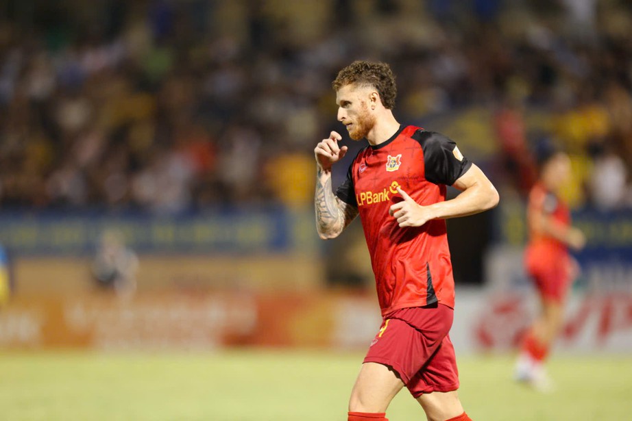 V-League: S&ocirc;ng Lam Nghệ An thua ngược Ninh B&igrave;nh- Ảnh 2.