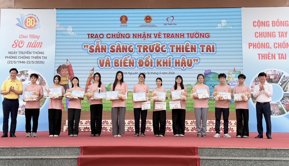 Mỗi học sinh l&agrave; một "đại sứ học đường" về ph&ograve;ng, chống thi&ecirc;n tai- Ảnh 2.