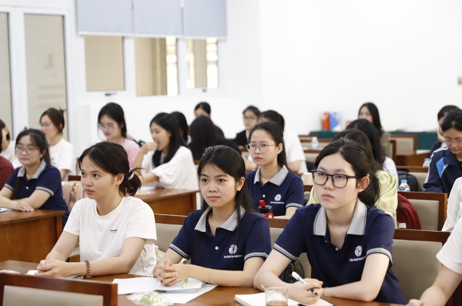 Đề xuất tăng tự chủ, gắn đ&agrave;o tạo sau đại học với nghi&ecirc;n cứu khoa học- Ảnh 1.