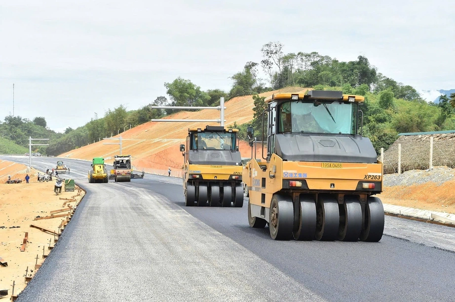Bộ X&acirc;y dựng đề xuất ưu ti&ecirc;n mở rộng ngay c&aacute;c tuyến cao tốc 2 l&agrave;n xe- Ảnh 2.