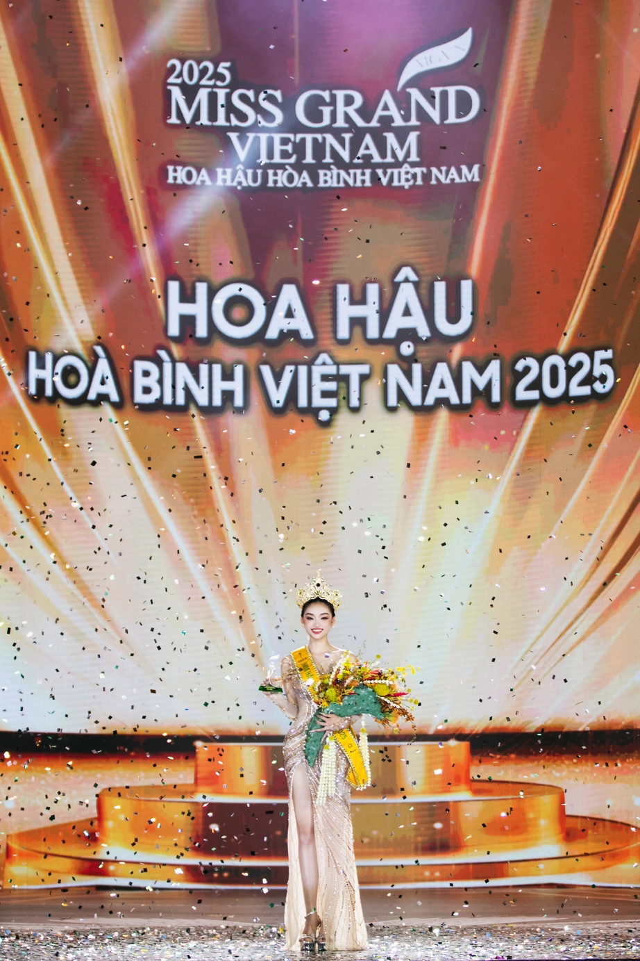 Sen V&agrave;ng thắng kiện trong phi&ecirc;n t&ograve;a ph&uacute;c thẩm kh&aacute;ng c&aacute;o vụ "Hoa hậu H&ograve;a b&igrave;nh Việt Nam"- Ảnh 1.