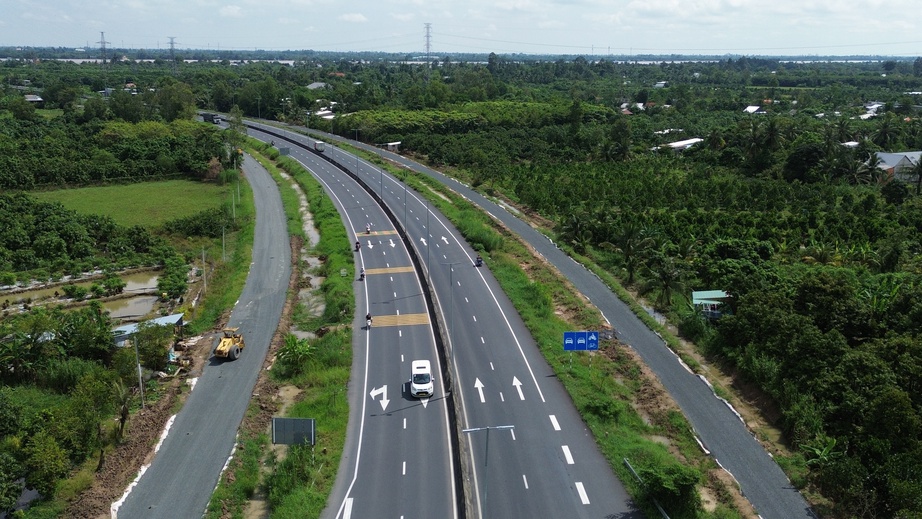Đồng Th&aacute;p: Nghi&ecirc;n cứu dời trung t&acirc;m h&agrave;nh ch&iacute;nh về C&aacute;i B&egrave;, sau năm 2030- Ảnh 4.