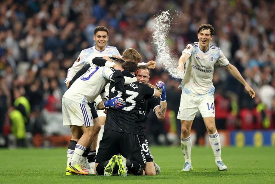 Aston Villa gi&uacute;p Ngoại hạng Anh c&oacute; th&ecirc;m v&eacute; dự Champions League- Ảnh 2.
