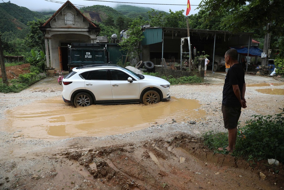Tuy&ecirc;n Quang: Tuyến đường ĐH.08 xuống cấp nghi&ecirc;m trọng- Ảnh 2.