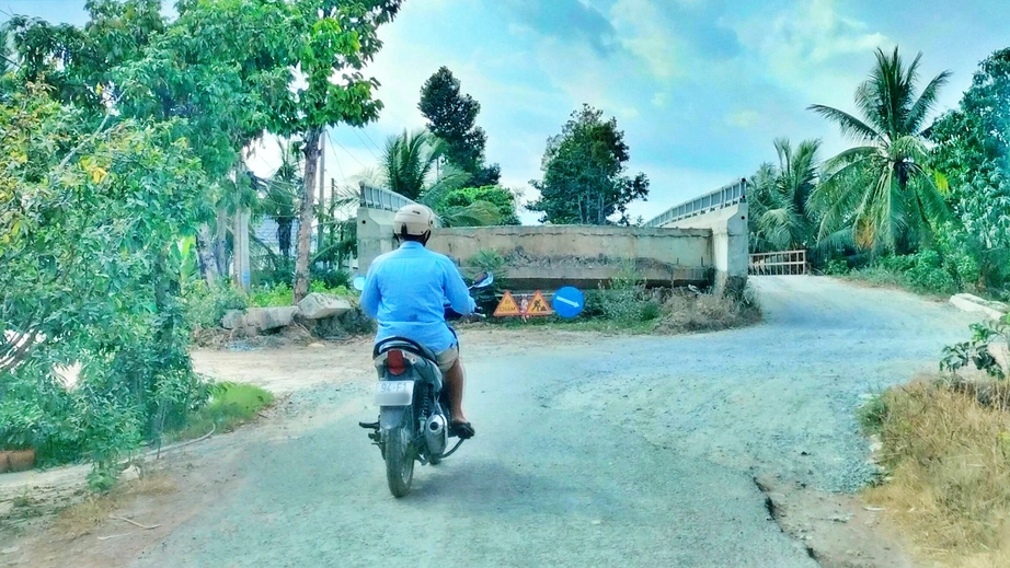 Ki&ecirc;n quyết bảo vệ thi c&ocirc;ng, tăng tốc ho&agrave;n thiện tuyến đường ĐT978- Ảnh 2.