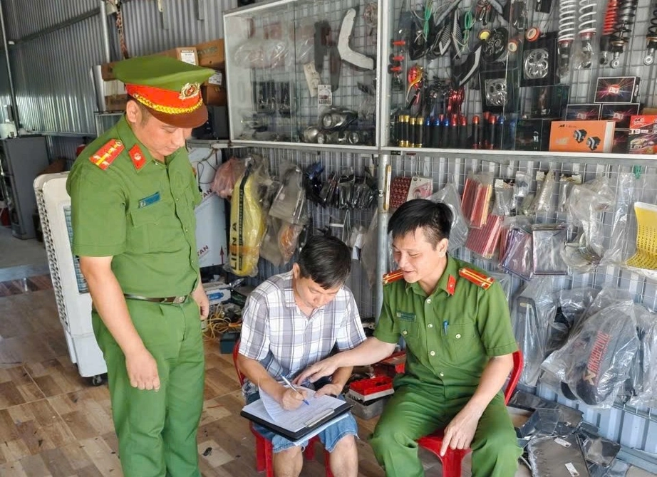Ninh B&igrave;nh: Ngăn chặn vấn nạn học sinh "độ chế" xe, g&acirc;y mất an to&agrave;n giao th&ocirc;ng- Ảnh 1.