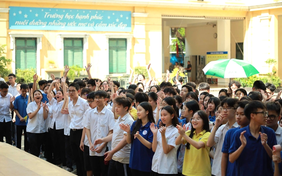 Gi&aacute;o vi&ecirc;n chia sẻ &ldquo;b&iacute; quyết v&agrave;ng&rdquo; gi&uacute;p th&iacute; sinh tự tin trước giờ thi lớp 10- Ảnh 1.