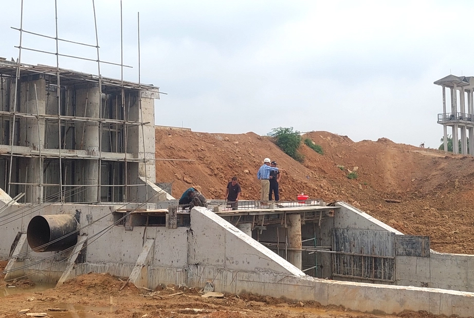 Ph&uacute; Thọ đẩy nhanh tiến độ c&aacute;c dự &aacute;n thủy lợi trọng điểm trước m&ugrave;a mưa b&atilde;o 2026- Ảnh 1.