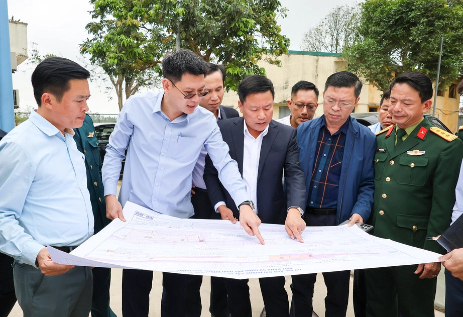 "Chạy vượt r&agrave;o" để gỡ c&aacute;c vướng mắc trong giải ph&oacute;ng mặt bằng dự &aacute;n s&acirc;n bay Vinh- Ảnh 1.