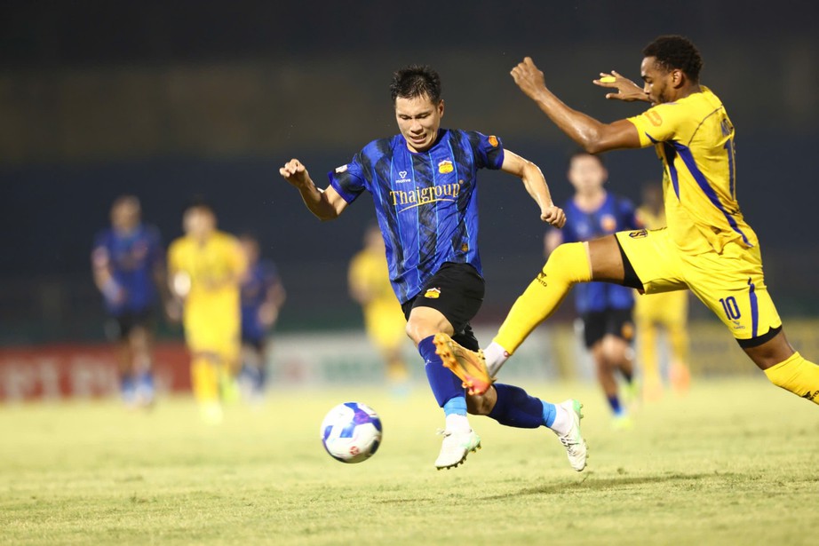 V-League: Chơi thiếu người, S&ocirc;ng Lam Nghệ An thua tiếc nuối Ho&agrave;ng Anh Gia Lai- Ảnh 1.