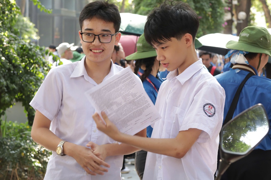 Tiếng Anh lớp 10 H&agrave; Nội 2026: B&aacute;m s&aacute;t thực tiễn, tăng t&iacute;nh ph&acirc;n h&oacute;a- Ảnh 1.