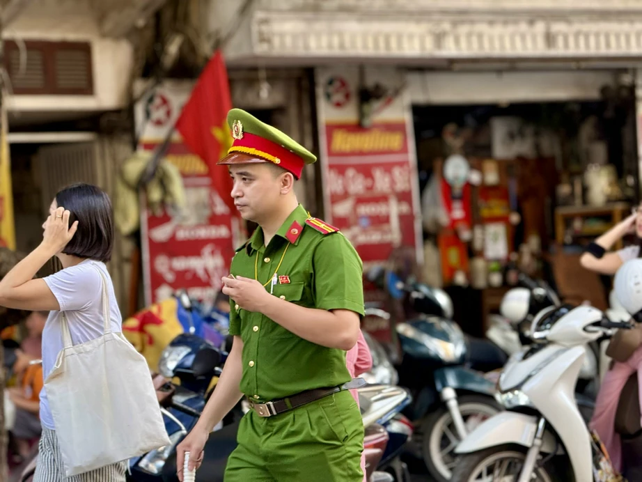 C&ocirc;ng an H&agrave; Nội bảo đảm an to&agrave;n ng&agrave;y thi đầu ti&ecirc;n v&agrave;o lớp 10- Ảnh 2.