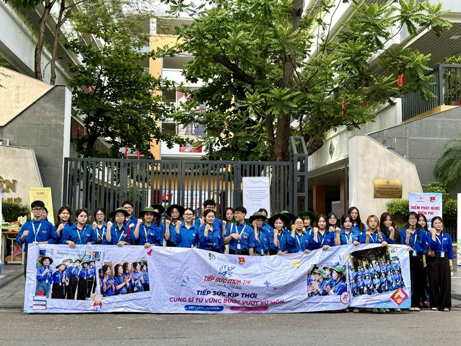 Gần 125.000 th&iacute; sinh H&agrave; Nội bước v&agrave;o m&ocirc;n thi đầu ti&ecirc;n, gi&agrave;nh suất lớp 10- Ảnh 5.