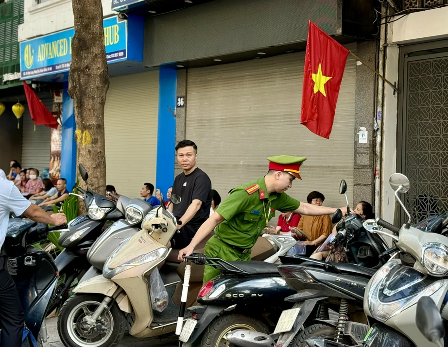 C&ocirc;ng an H&agrave; Nội bảo đảm an to&agrave;n ng&agrave;y thi đầu ti&ecirc;n v&agrave;o lớp 10- Ảnh 4.